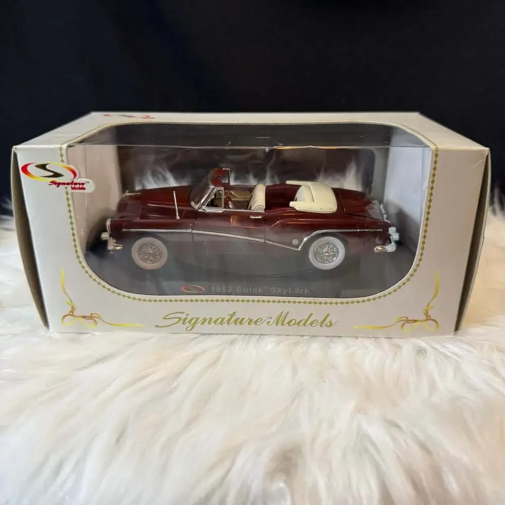 Signature Models 1:32 Scale 1953 Buick Skylark Convertible Diecast Model Car
